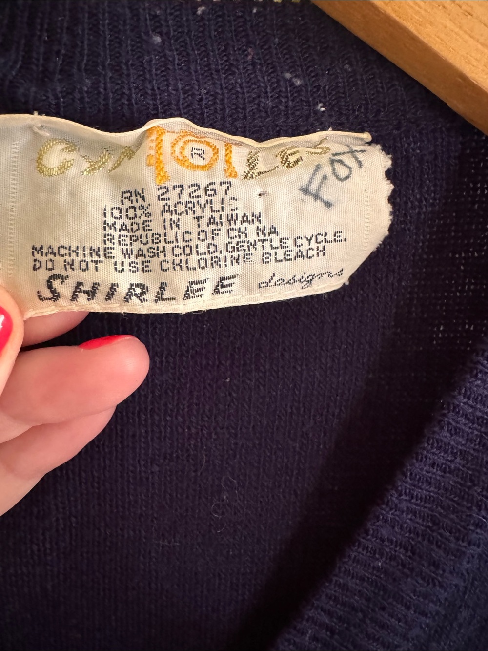 Vintage Shirlee acrylic sweater xs- s - Picture 4 of 9